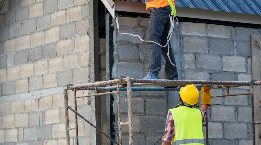 Professional gutter cleaning in Republic, MI